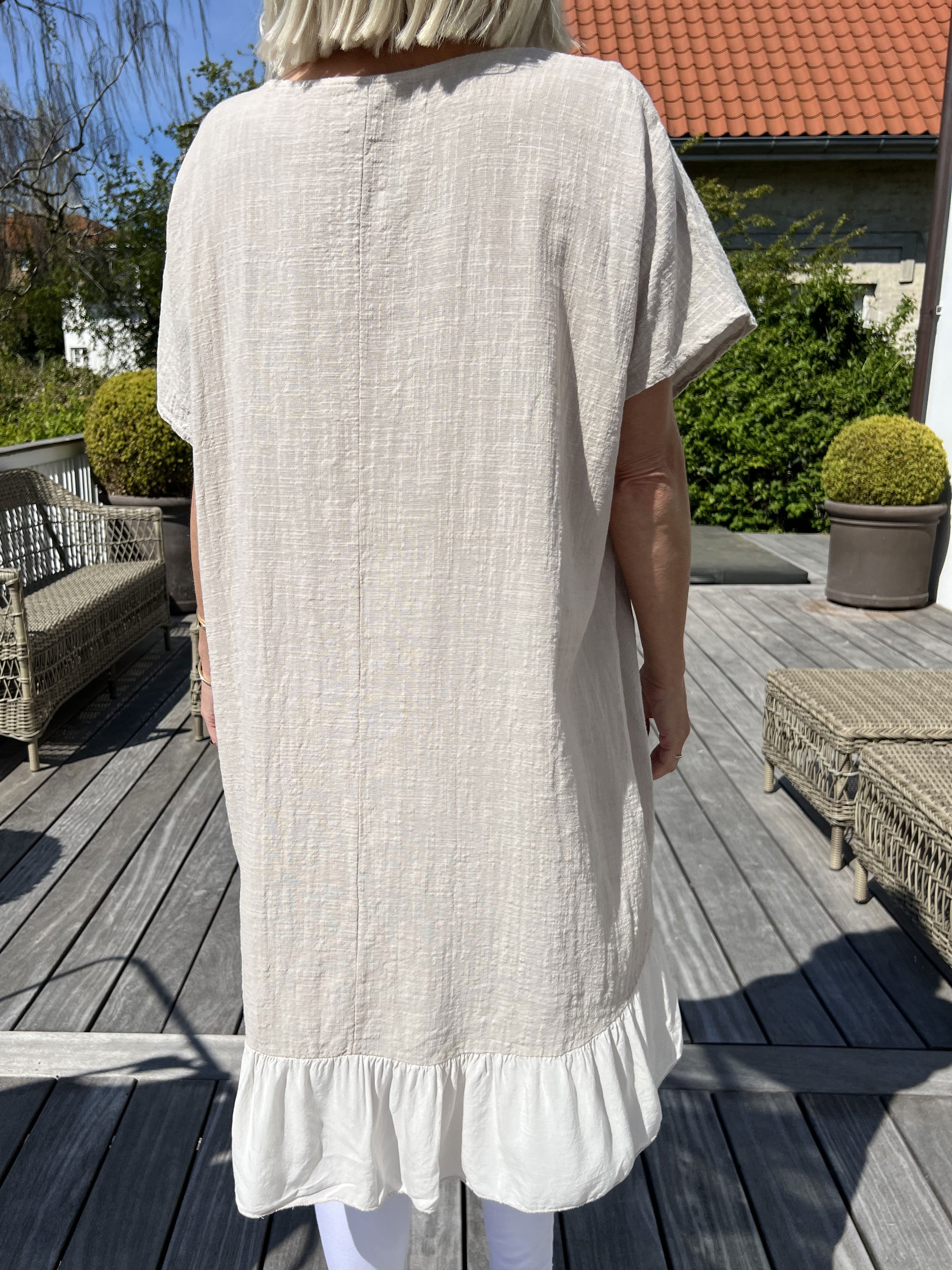 Elba - Tunika i forskudt længde med flæser